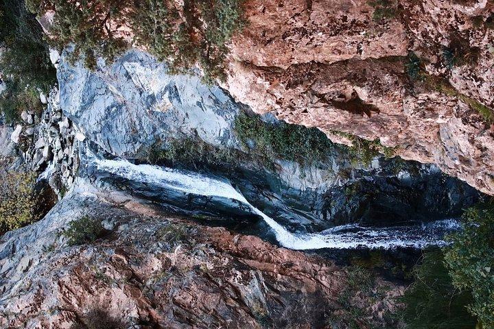 マラケシュ発アトラス山脈とオウリカ渓谷日帰りツアー