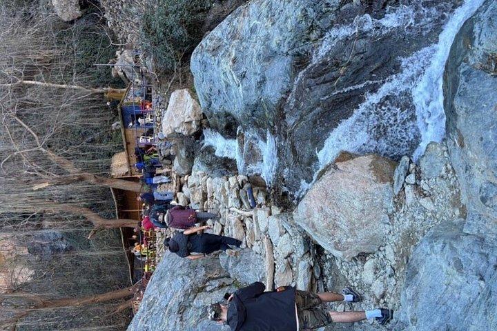 マラケシュ発アトラス山脈とオウリカ渓谷日帰りツアー