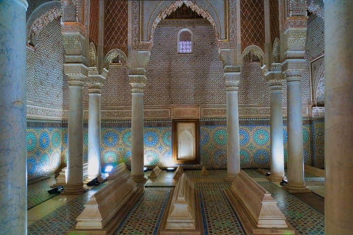 Marrakech: Saadian Tombs, Bahia Palace, Souks and Medina Tour