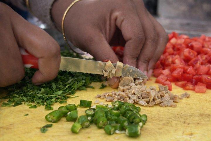 Rishikesh: Sattvic Ayurvedic Cooking Class – Cook & Dine