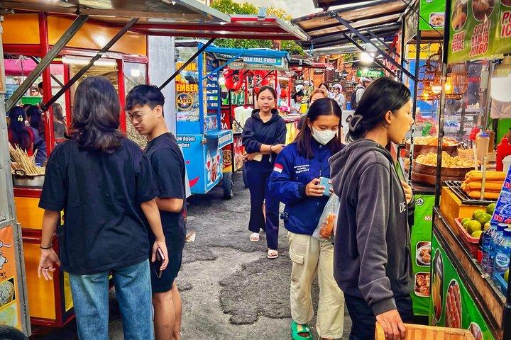 バリ島：ナイトマーケット＆ローカルワルンフードツアー（15＋試食付き）
