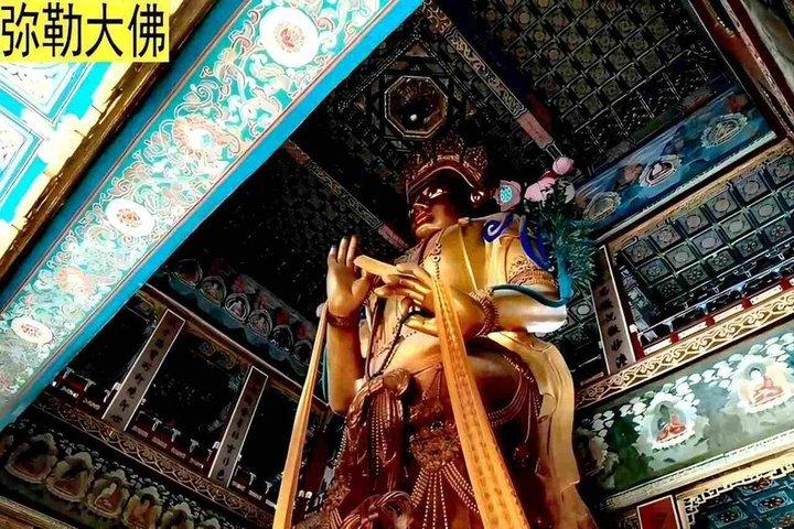 北京ラマ寺院：世界最大の木造仏陀の本拠地