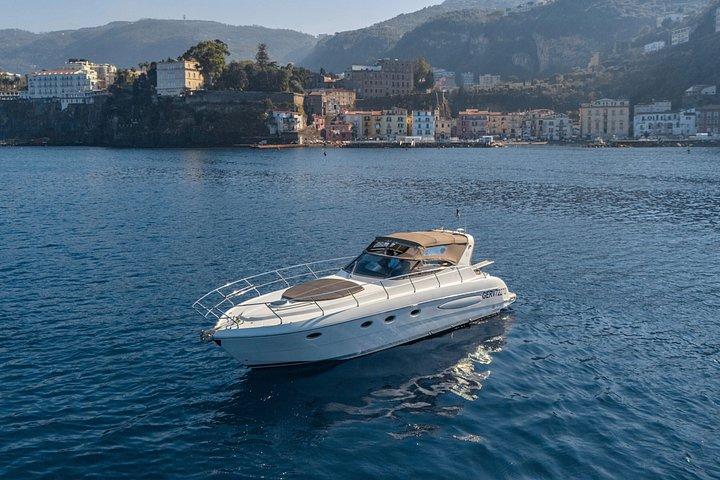 Amalfi coast Boat 14 pax private tour