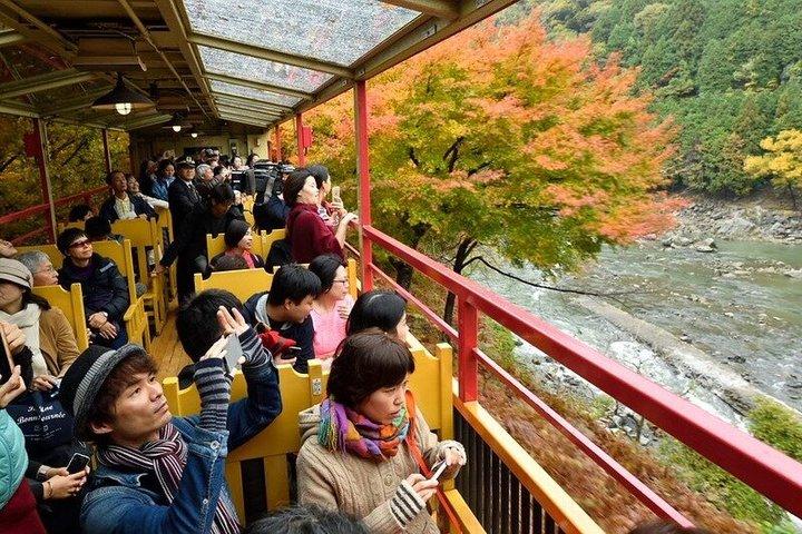 Romantisches Zugticket Sagano