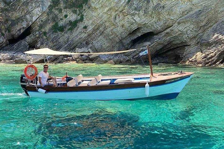 初めてのクルーズ客におすすめのコルフ海岸旅行(港でのピックアップ付き)