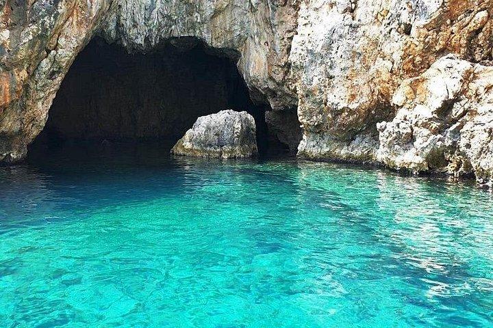 初めてのクルーズ客におすすめのコルフ海岸旅行(港でのピックアップ付き)