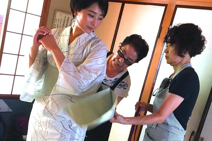 ショートホームステイ：料理して楽しむ日本語の家庭料理