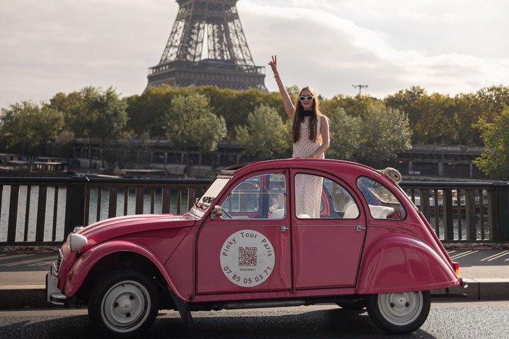 Emily in Parijs Tour - in een roze Citroën 2cv