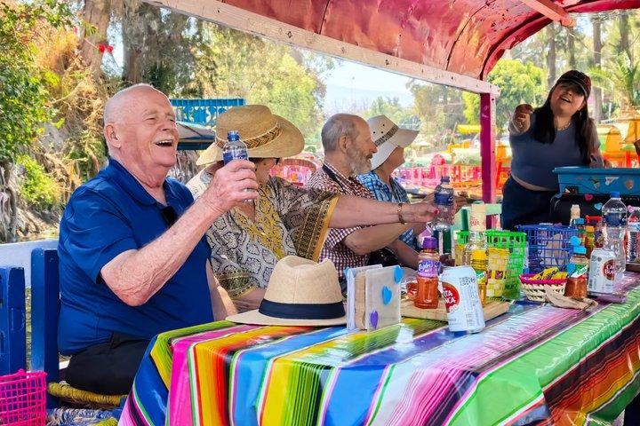メキシコシティ：ゆったりとしたソチミルコボートツアー - 簡単な乗船とトップ