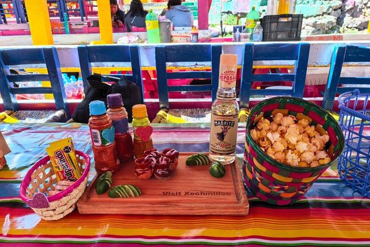 メキシコシティ：ゆったりとしたソチミルコボートツアー - 簡単な乗船とトップ