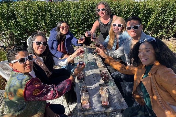 Excursão de meio dia (AM) North Fork Private Wine & Food por Especialista local