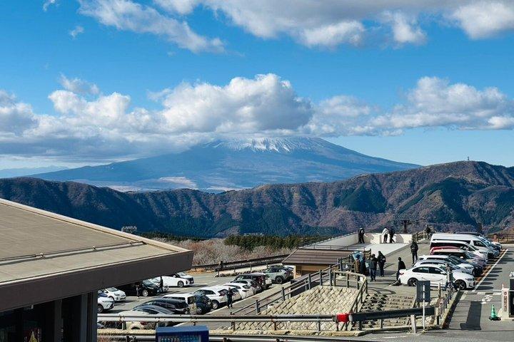 Hakone-Owakudani and Lake Ashi Guided Tour-VAN
