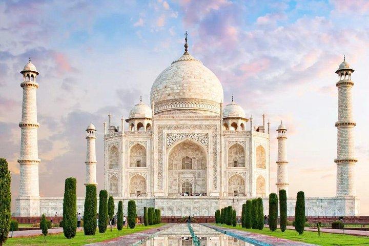 Taj Mahal Sunrise e Agra Same Day Trip de Delhi de carro