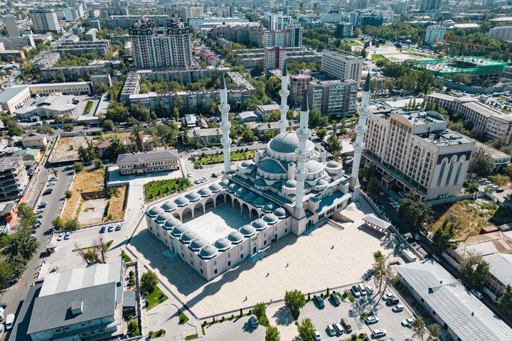 ビシュケク市内観光とアラ・アルチャ国立公園