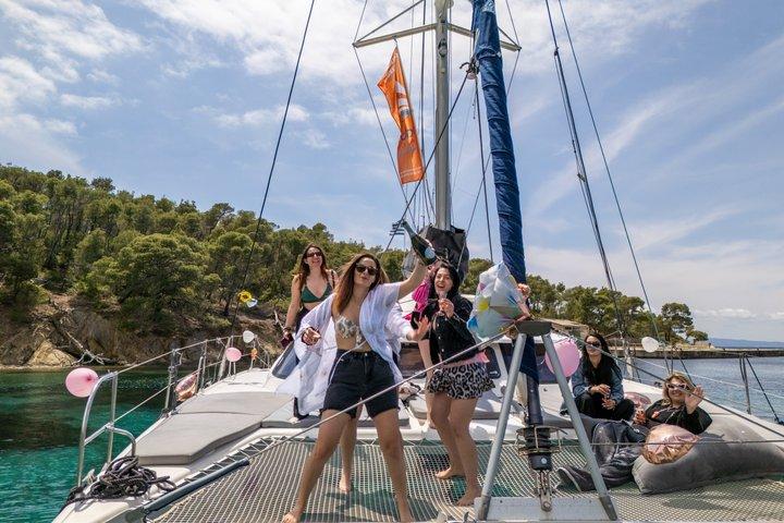 シトニアのプレミアムカタマランクルーズ-シークレットベイを発見
