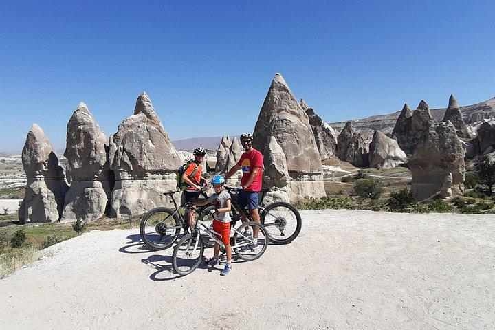 カッパドキアバイクツアーEバイクシンレッドライン