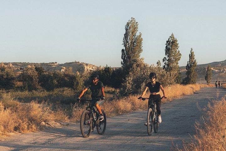 カッパドキアバイクツアーEバイクシンレッドライン