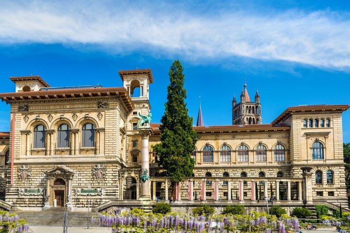 Guided group walking tour of the old town of Lausanne