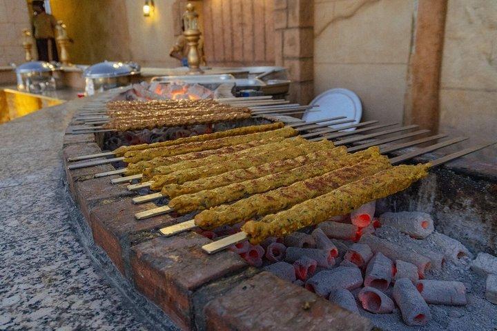 セルフドライブドバイデザートサファリ＆BBQディナーラクダライド＆ショー