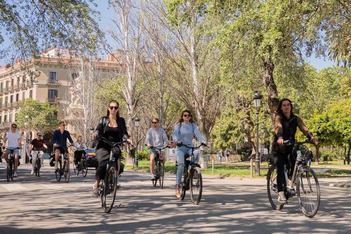 Picassos Barcelona på Elcykel Small Group Tour