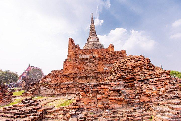 バンコク発 アユタヤ少人数ガイド付き日帰り旅行（ランチ付き）