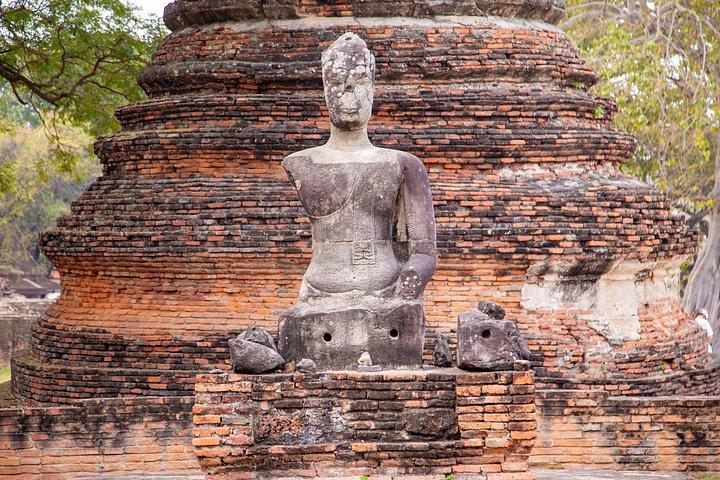 バンコク発 アユタヤ少人数ガイド付き日帰り旅行（ランチ付き）