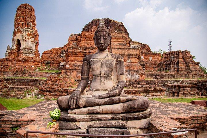 バンコク発 アユタヤ少人数ガイド付き日帰り旅行（ランチ付き）