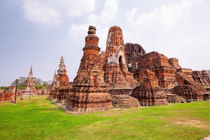 バンコク発 アユタヤ少人数ガイド付き日帰り旅行（ランチ付き）