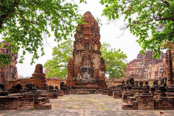 バンコク発 アユタヤ少人数ガイド付き日帰り旅行（ランチ付き）