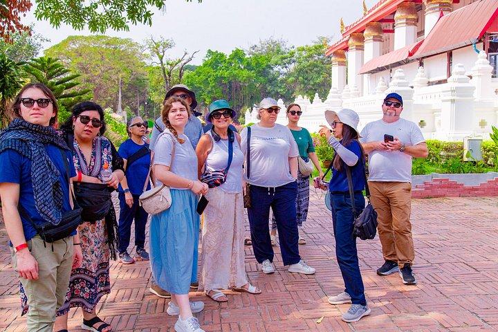 バンコク発 アユタヤ少人数ガイド付き日帰り旅行（ランチ付き）