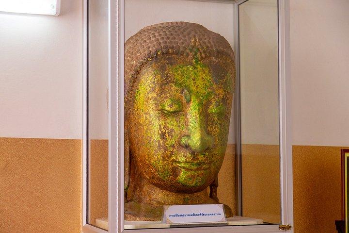 バンコク発 アユタヤ少人数ガイド付き日帰り旅行（ランチ付き）