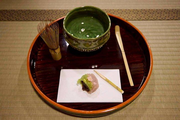 大阪で茶道を学び、抹茶茶碗を作りましょう