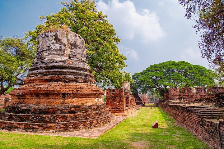 バンコク発 アユタヤ少人数ガイド付き日帰り旅行（ランチ付き）