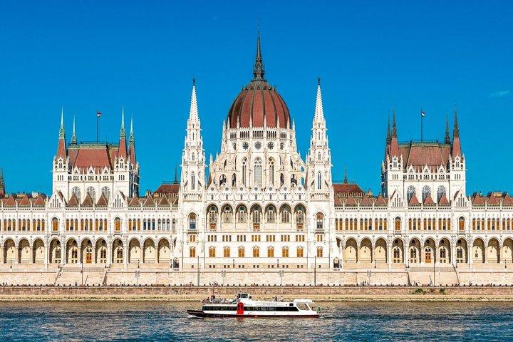 Cruzeiro do Rio Budapeste com 1 gratuito Tokaj Frizzante e Guia Áudio