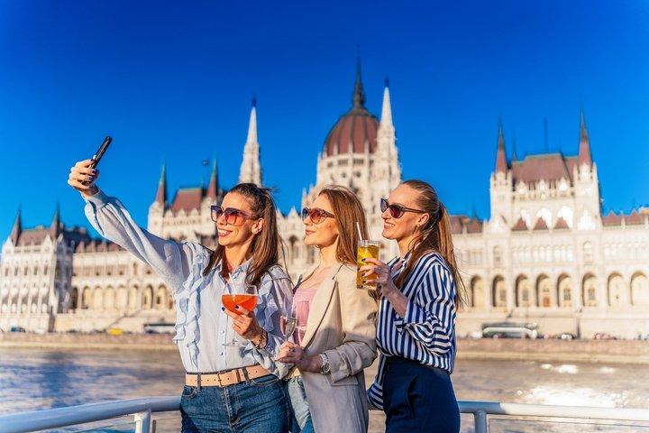 Cruzeiro do Rio Budapeste com 1 gratuito Tokaj Frizzante e Guia Áudio