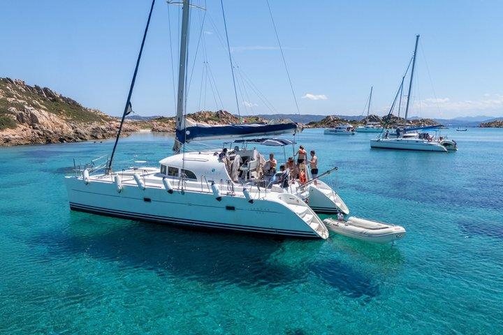 Tour Arcipelago Maddalena da Cannigione - Catamarano Sport 1