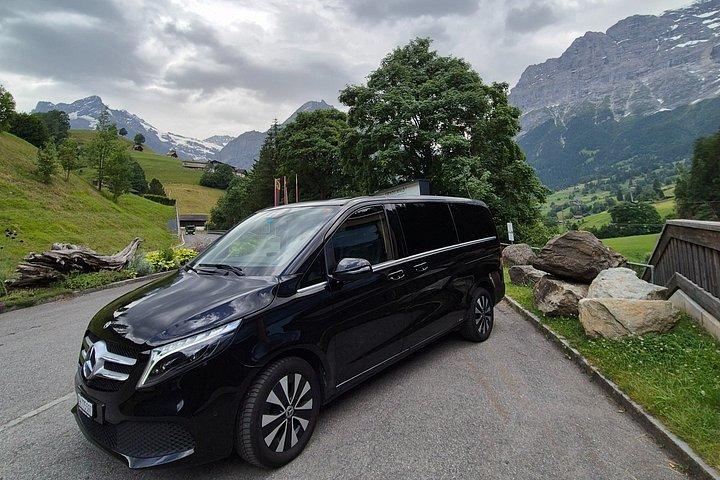 Excursion privée d'une journée d'Interlaken à Blausee et Zermatt