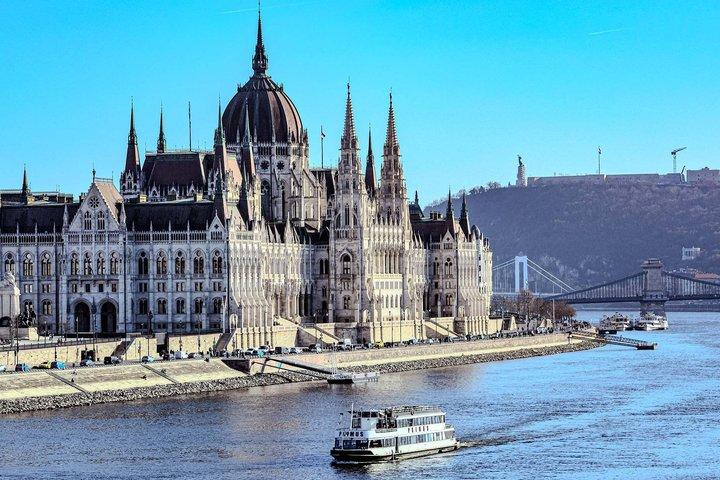 Budapest City Tour com transporte de barco e bebidas ilimitadas