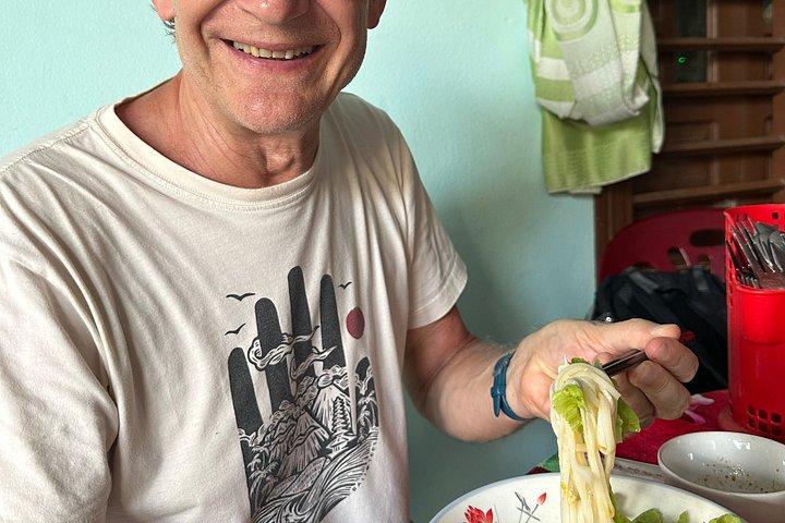 ホイアンバイクサイクリング-フィッシングネット-米ワイン-麺-wカービング-ランチ