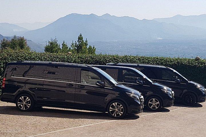 チヴィタヴェッキアクルーズ港往復プライベートラグジュアリー送迎ローマ