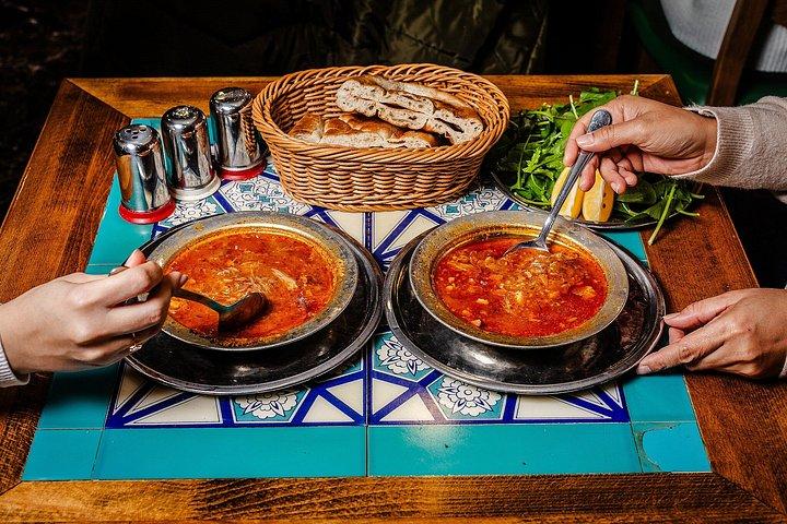 ボスポラス・バイツ・イスタンブール・フードツアー（14＋試食付き）