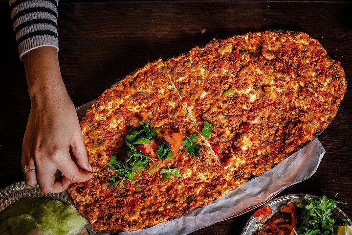 ボスポラス・バイツ・イスタンブール・フードツアー（14＋試食付き）