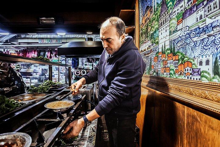 ボスポラス・バイツ・イスタンブール・フードツアー（14＋試食付き）