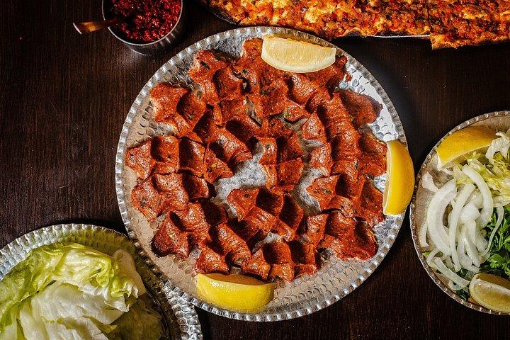 ボスポラス・バイツ・イスタンブール・フードツアー（14＋試食付き）