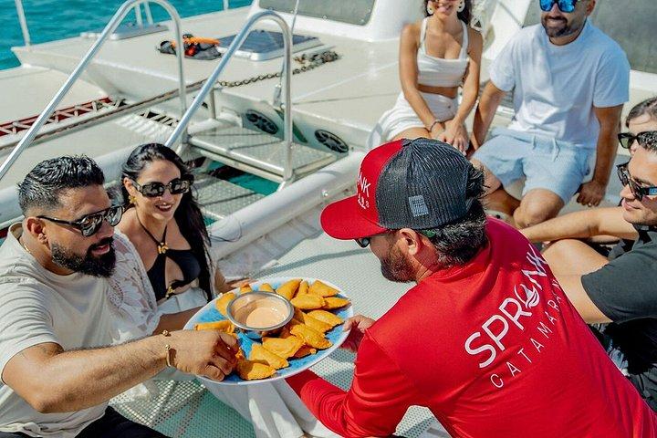 Aruba Sail and Snorkel with Turtles at WW2 Shipwreck Includes BBQ