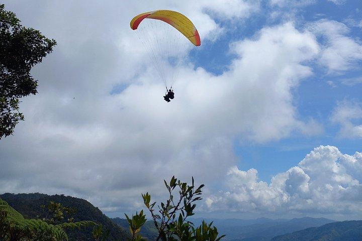 Guatapé Paragliding Flight Boat Trip