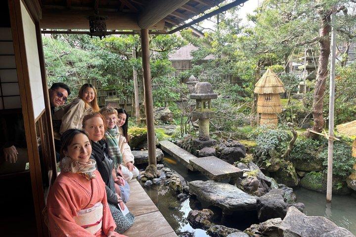 Kanazawa: Castle & Samurai History Walking Tour