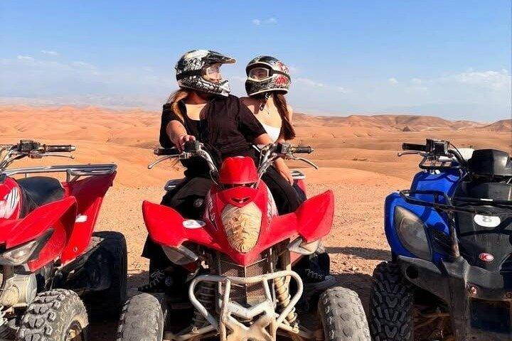 Marrakech Agafay Desert Dinner con quad e giro in cammello