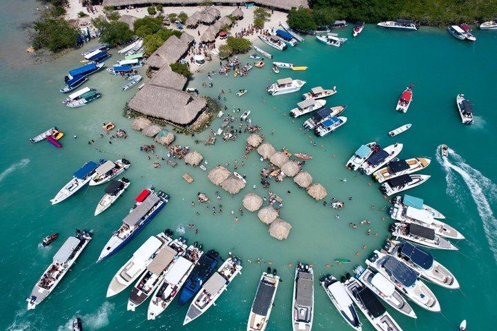 Party Boat Rosario Islands and Cholon Cartagena