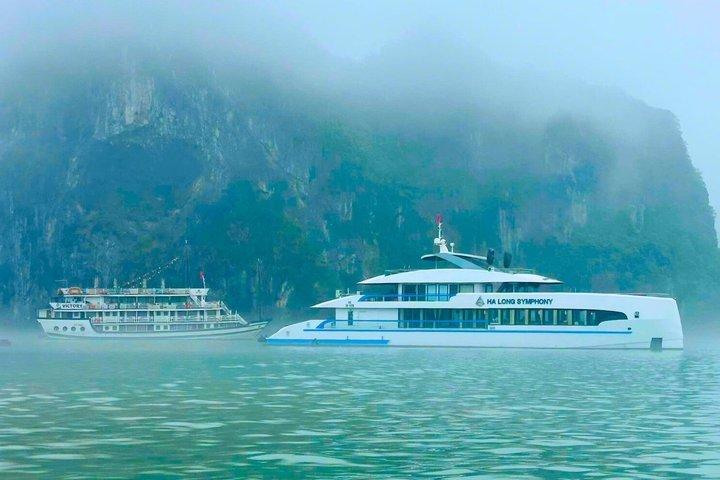 Oplev Ha Long Bay i stil 5-stjernet Day Cruise fra Hanoi